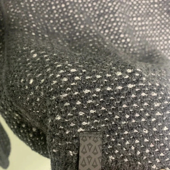 Ivivva hooded  sweater size 12 EUC lululemon - Picture 7 of 8